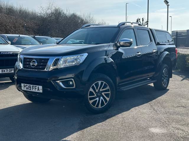 Nissan Navara Double Cab Pick Up Tekna 2.3dCi 190 4WD Pick Up Diesel Black